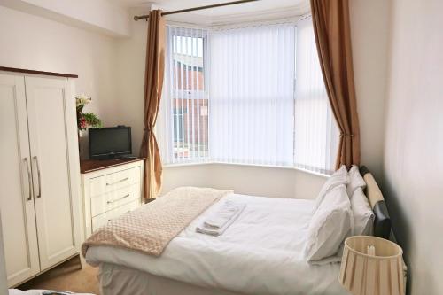Whitburn House Free Internet TV Near Town Centre