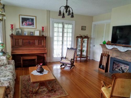 Hudson Manor Bed & Breakfast – Photos 4