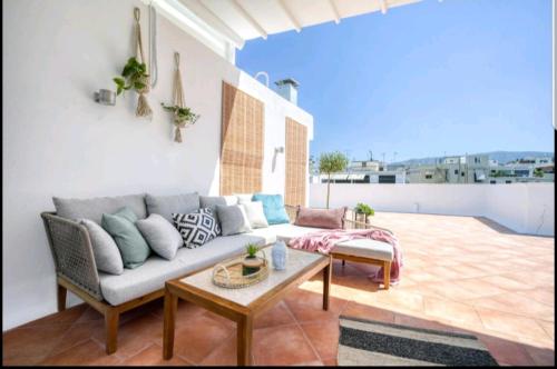 Acropolis stunning view Penthouse in Plaka for 2!