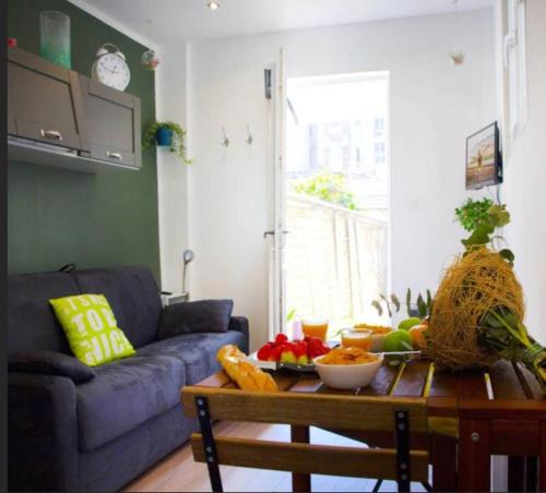 LE REFUGE avec terrasse et jardin, en plein centre-ville, gare 5 minutes à pieds