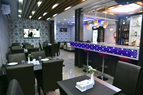 Restaurace v ubytování Marinha Airport Hotel