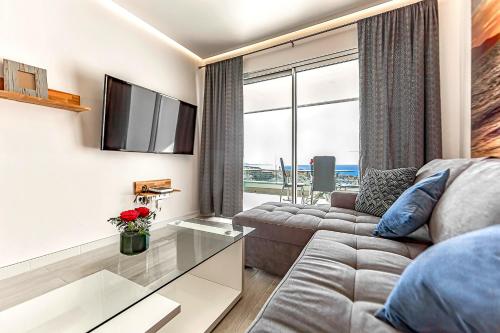 OCEAN GARDEN APARTMENT WITH SEAVIEW.