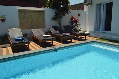 Kolam renang di atau dekat dengan Askara Guest House & Hostel