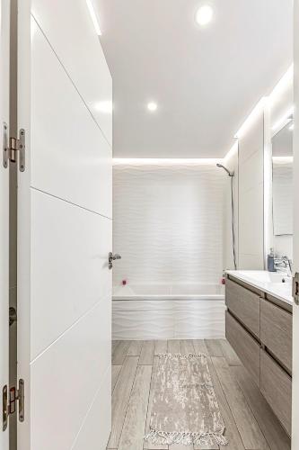 OCEAN GARDEN APARTMENT WITH SEAVIEW.