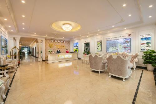 a salon with chairs and a waiting room at Tam Coc Holiday Hotel & Villa in Ninh Binh