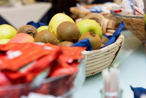 ホテルの敷地内または近くでの食事または食べ物