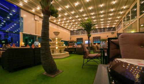 Ruang duduk di Casablanca Grand Hotel