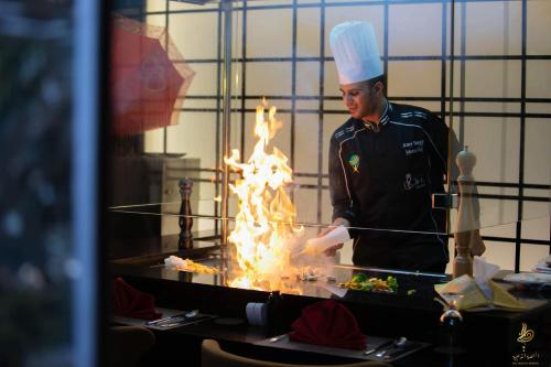 Makanan di atau berdekatan hotel