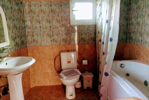 
A bathroom at Saint Konstantin Beach Apartments
