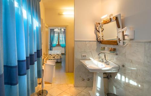 A bathroom at Villa Il Fortino