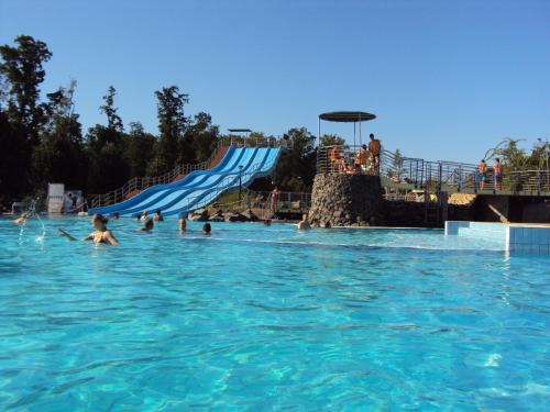 The swimming pool at or close to Emanapartmanok Sárvár