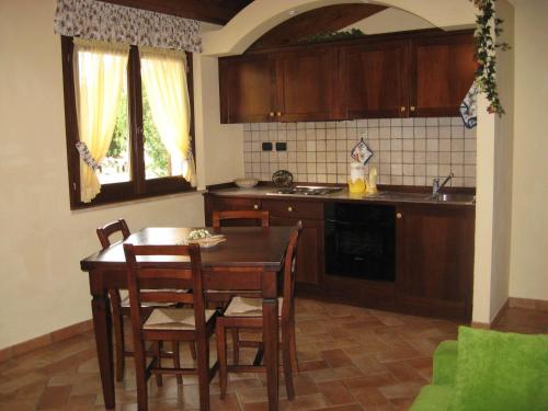 Nhà bếp/bếp nhỏ tại Il Podere del Falco