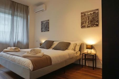 A bed or beds in a room at Sevi modern stay