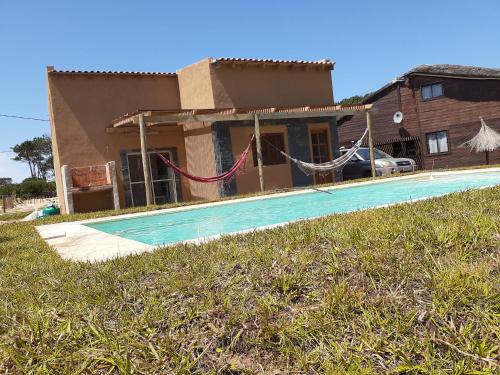 Lo de Coti y Guadaの敷地内または近くにあるプール