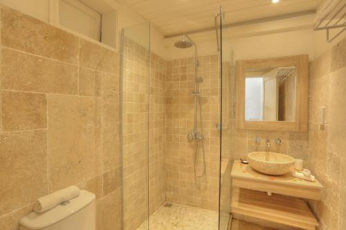 Bilik mandi di Cocotiers Hotel - Rodrigues