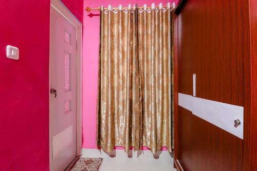 Khatarina Female Residence - Female Only - khusus wanita房間的床