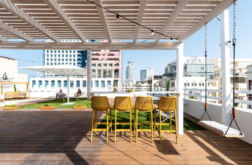 Balkón nebo terasa v ubytování YARKON - By Beach Apartments TLV