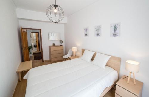 FLH Gulbenkian Flat with Balcony