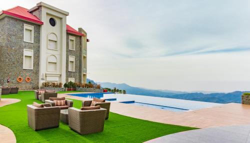 Piscina en o cerca de Fortune Select Forest Hill, Kasauli - Member ITC Hotels' Group