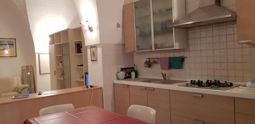 Kuchyň nebo kuchyňský kout v ubytování La Casa Sul Porto