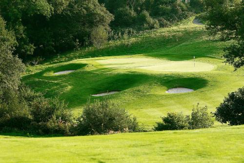 Golf v hotelu nebo okolí