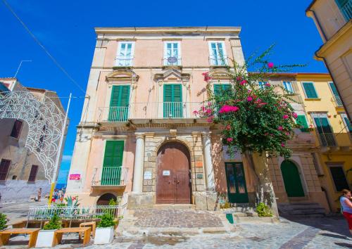 Gallery image of Vicolo Garibaldi in Tropea