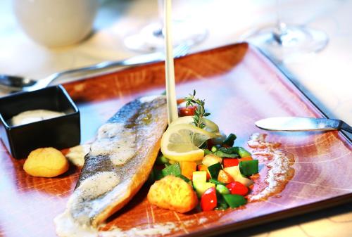 Makanan di atau berdekatan hotel