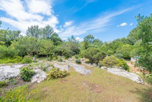 Un paisaje natural cerca de la villa