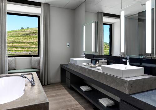 Koupelna v ubytování Six Senses Douro Valley