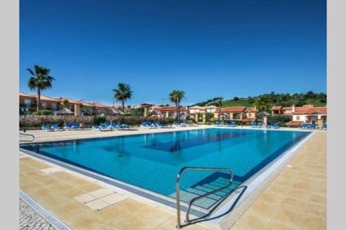 Luxury apartment with free use of pool, gym and spa