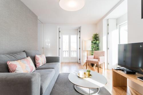 FLH Chiado Elegant Apartment
