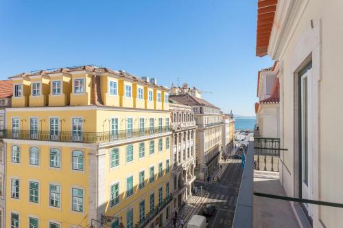 FLH Chiado Elegant Apartment