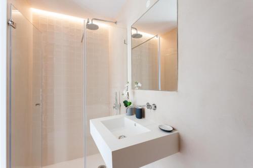 Vonios kambarys apgyvendinimo įstaigoje FLH Chiado Elegant Apartment