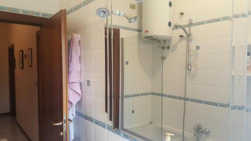 Ein Badezimmer in der Unterkunft casa roberta e gilberto