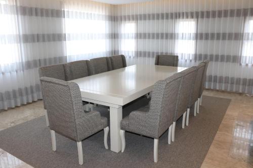 Zona business o sala de conferencias en Afrin Prestige Hotel