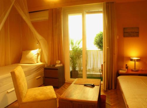 Posteľ alebo postele v izbe v ubytovaní Homey and calm yet central (by the Hilton)