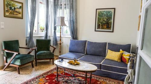 Posedenie v ubytovaní A Happy Stay at Edem Beach by Athenian Homes