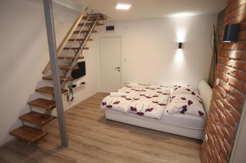 Apartments Rooms PAROMLIN CENTAR
