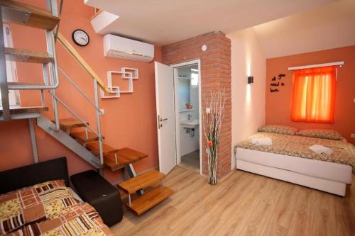 Apartments Rooms PAROMLIN CENTAR
