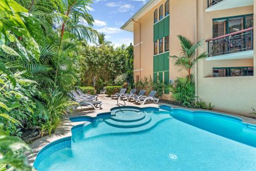 The swimming pool at or near Martinique On Macrossan 