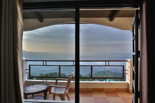 صورة لـ Kasang Regency Hill Resort في لانسداون