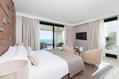 The Oasis by Don Carlos Resort