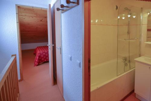 Ванная комната в VVF Résidence Méribel Les 3 Vallées