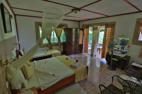 Gallery image of Rising Sun Guesthouse in La Digue