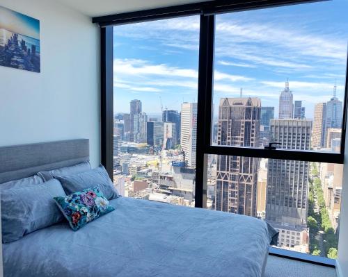 Gallery image of CBD Fabulous View 2BR high in the sky on Collins in Melbourne