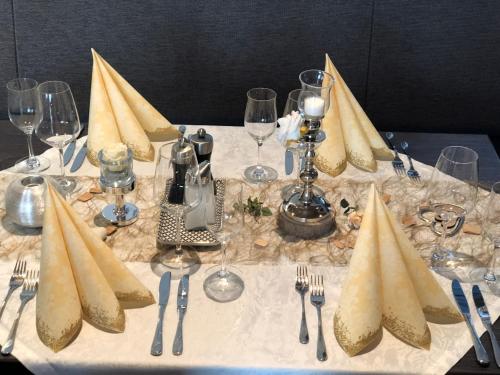 Makanan di atau berdekatan hotel