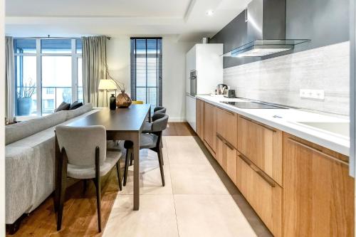 Dapur atau dapur kecil di Vilnius Apartments & Suites