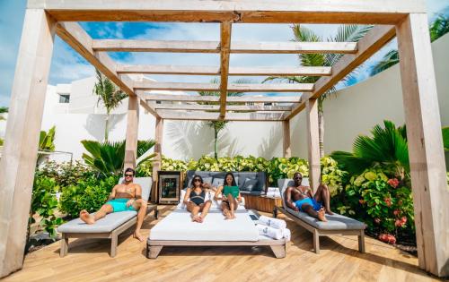 Χώρος καθιστικού στο SLS at Baha Mar