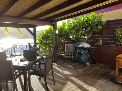 Un balcón o terraza de Les Balcons d'Oyster Pond