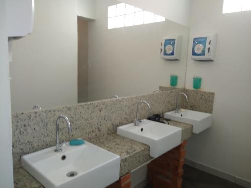 Vonios kambarys apgyvendinimo įstaigoje Farfalla São Manuel
